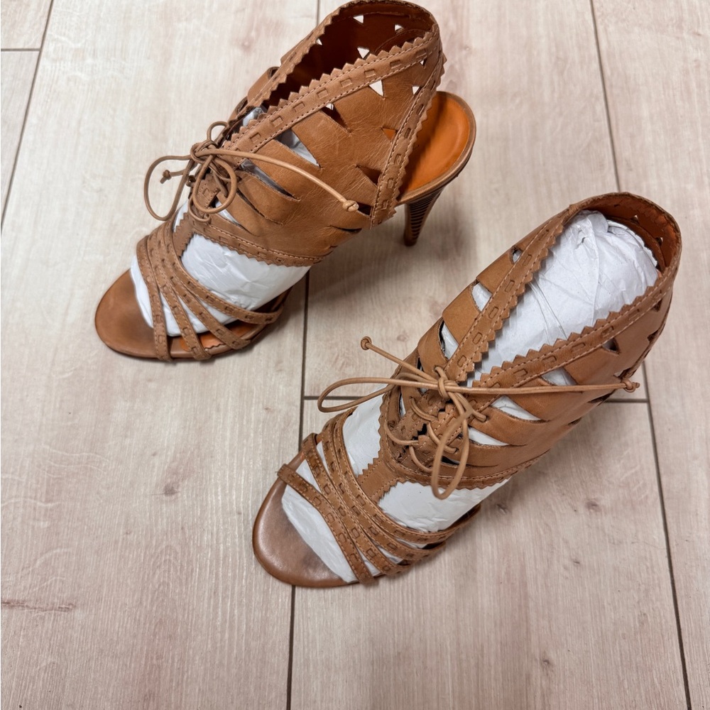 Pour La Victoire Tan Lace-Up Heels - 7.5 Gossip Girl